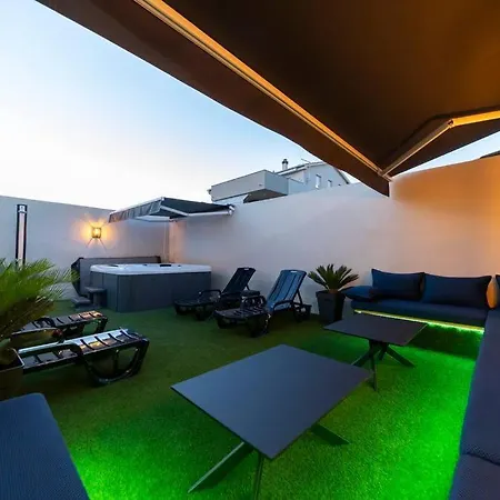 Modern Korina With Private Jacuzzi *