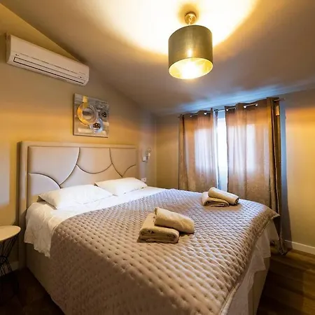 Modern Korina With Private Jacuzzi Zadar