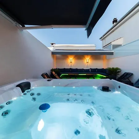 Modern Korina With Private Jacuzzi Zadar