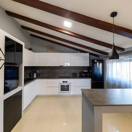 Modern Korina With Private Jacuzzi * Zadar